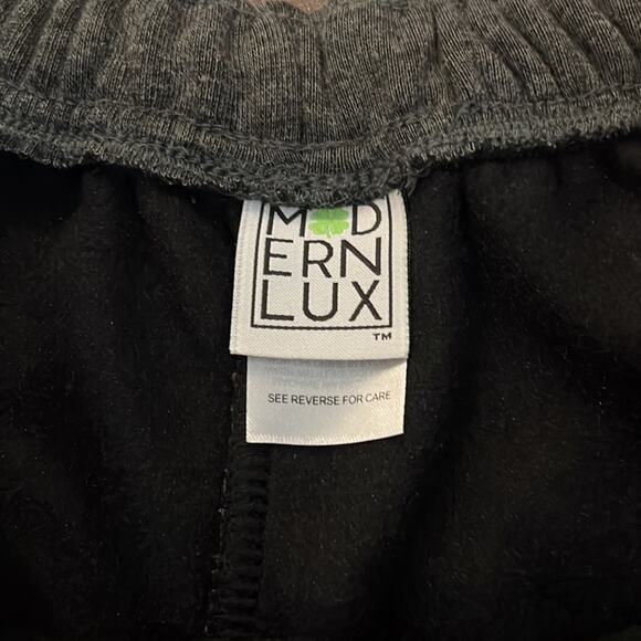 Women's Lucky Graphic Jogger Shorts - Gray - Size XXL - Picture 3 of 6